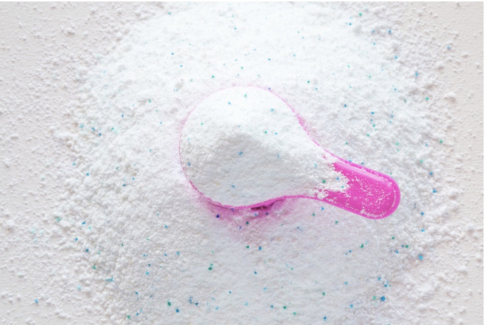 Traditional laundry detergents  vs Born Good Plant-based fragrance laundry detergent